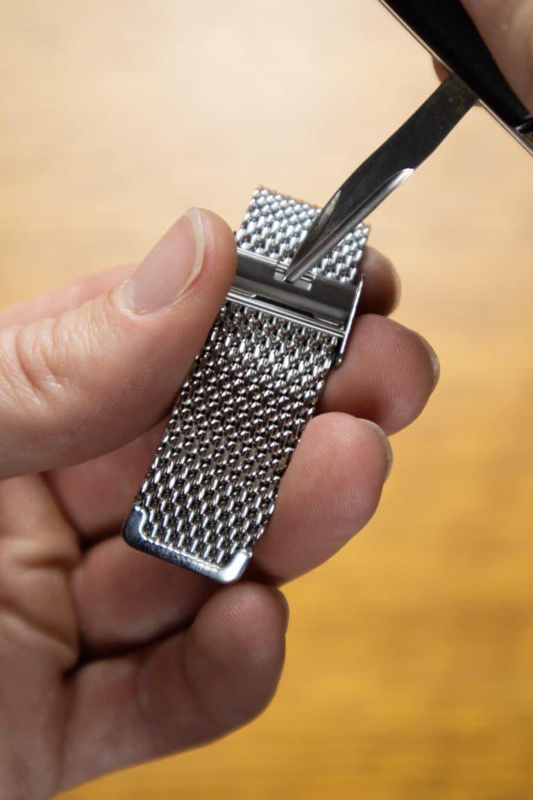 How to Install and Adjust a Mesh Watch Bracelet • The Slender Wrist