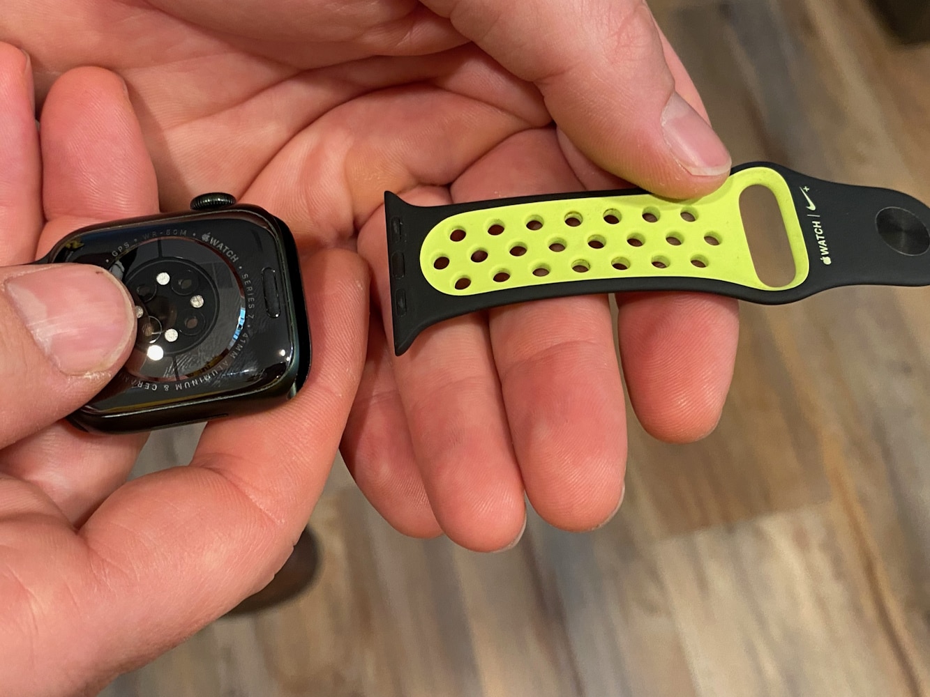 How To Change an Apple Watch Band-5