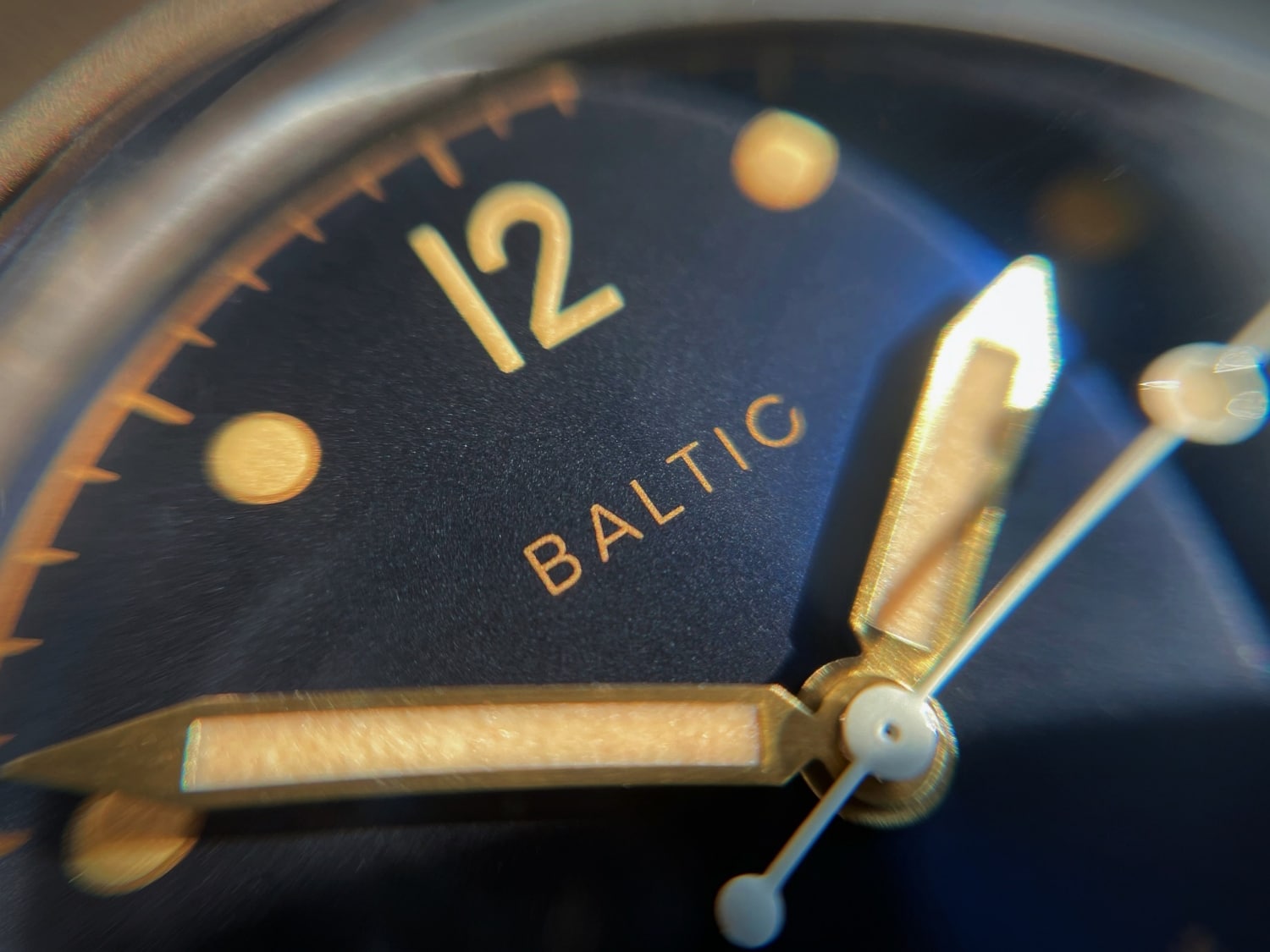 Baltic Aquascaphe Bronze Review: A Contemporary Twist on Vintage Style-2