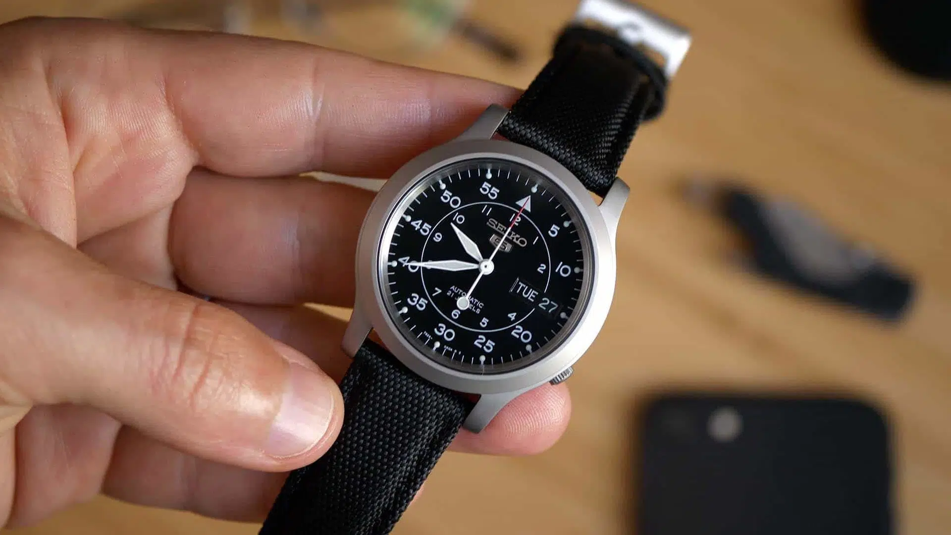 15 Killer Aviation Watches for Small Wrists-1