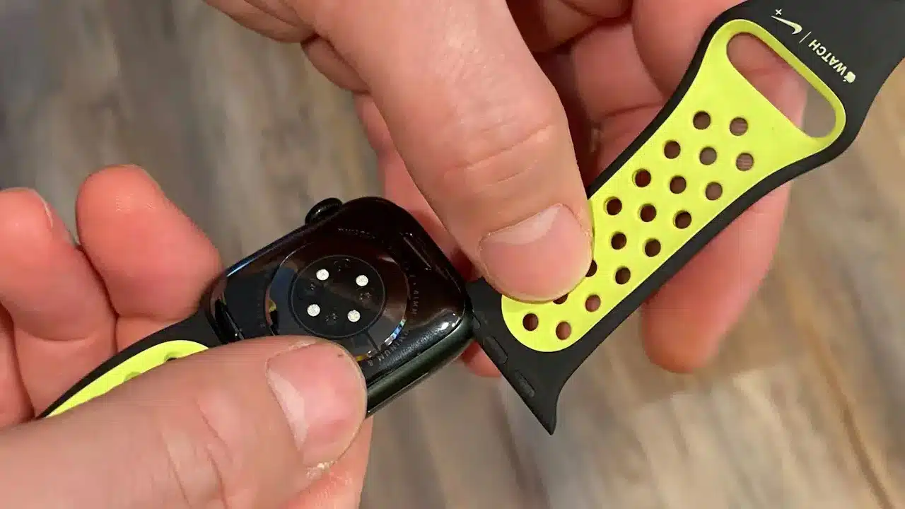 How do i replace online my apple watch band