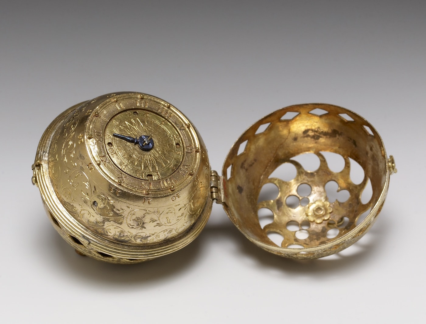 Spherical Table Watch