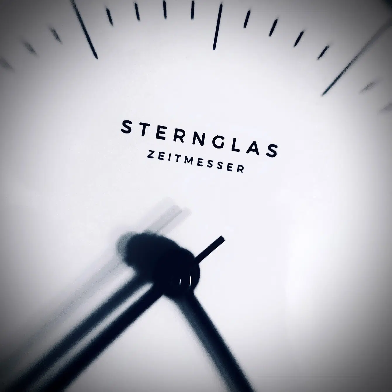 Sternglas Naos Automatic Review: The Affordable Bauhaus Watch-4