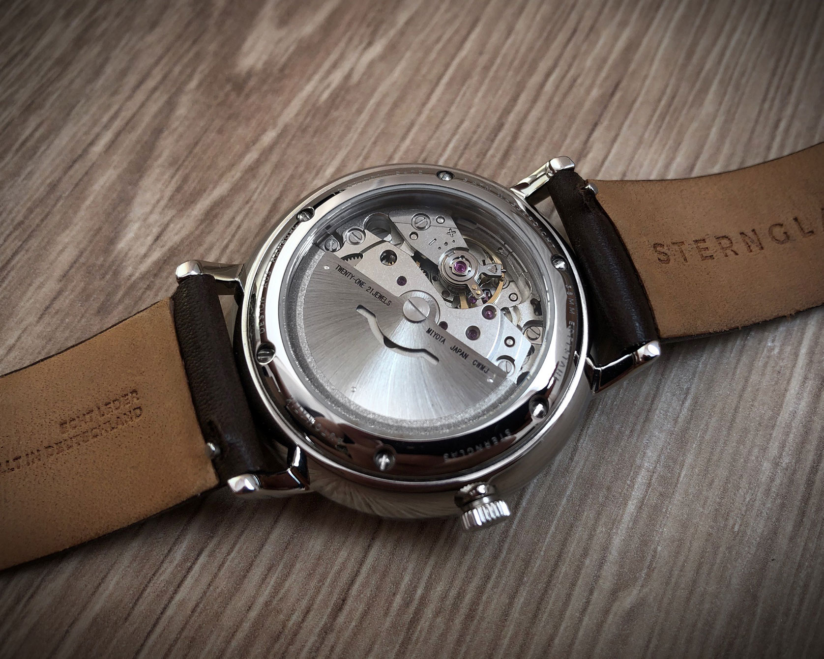 Sternglas Naos Automatic Review: The Affordable Bauhaus Watch-6