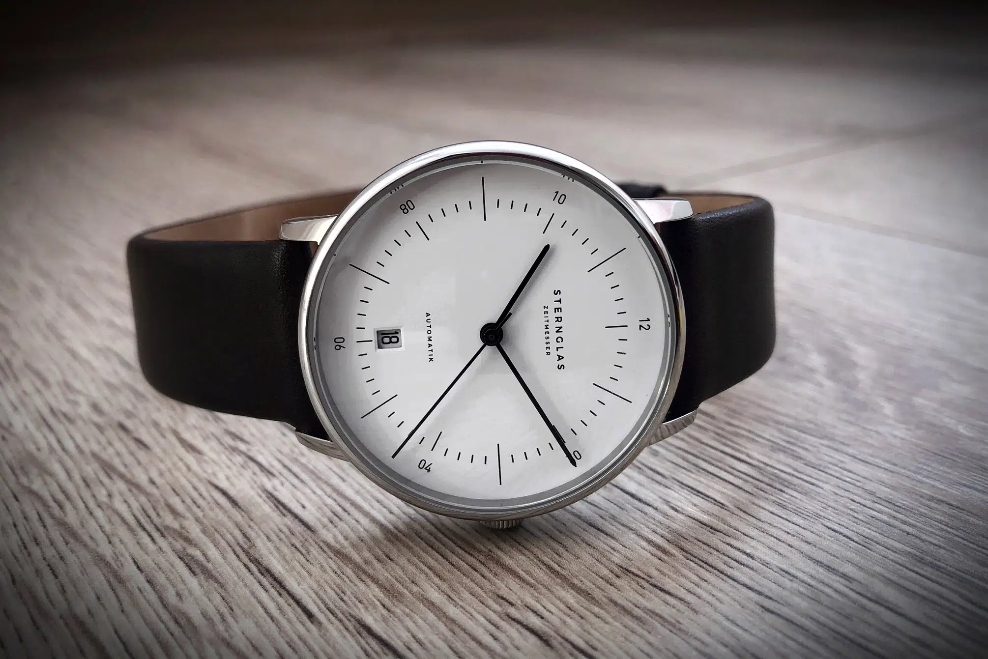 Sternglas Naos Automatic Review: The Affordable Bauhaus Watch-1