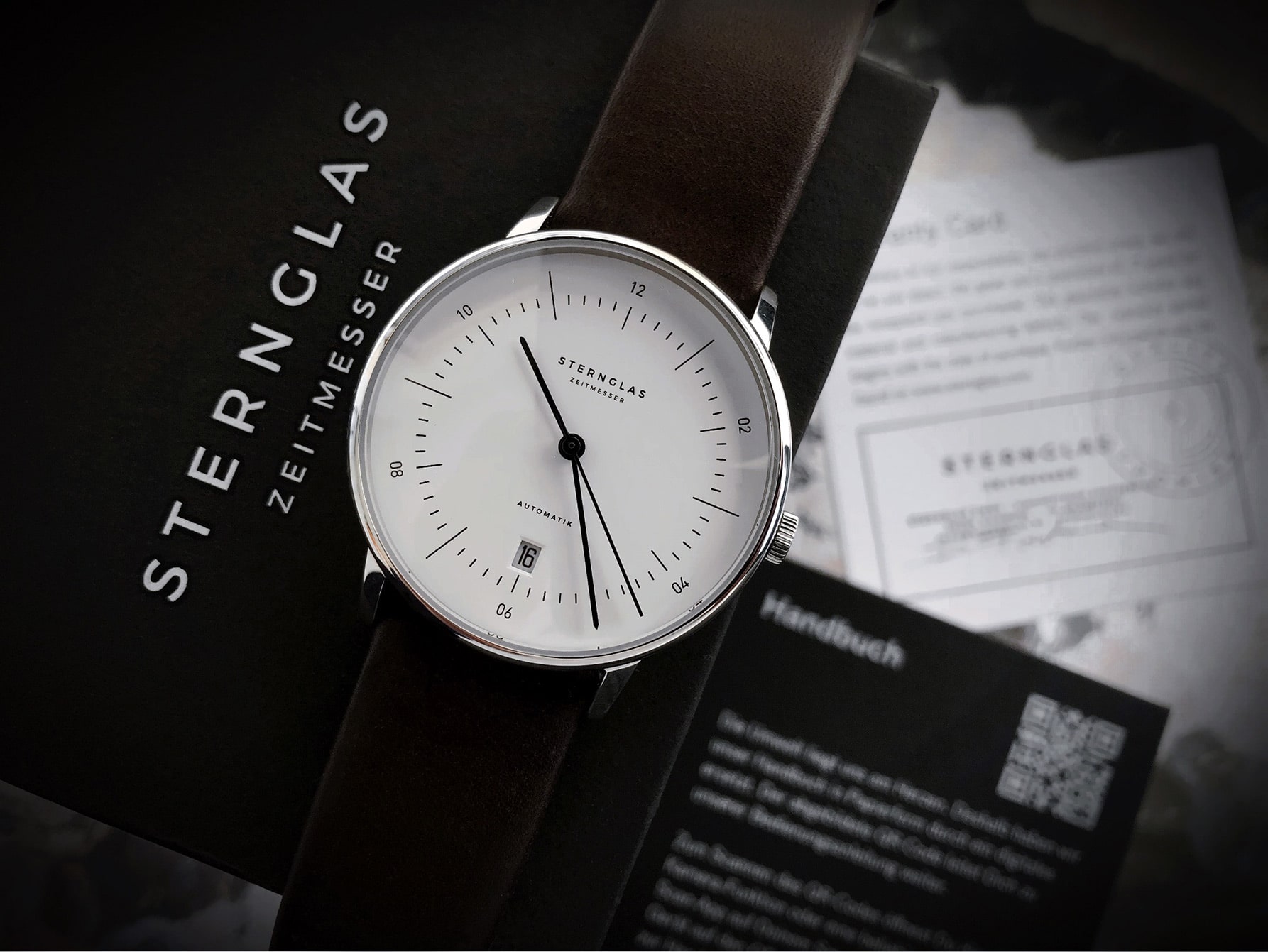 Sternglas Naos Automatic Review: The Affordable Bauhaus Watch-3