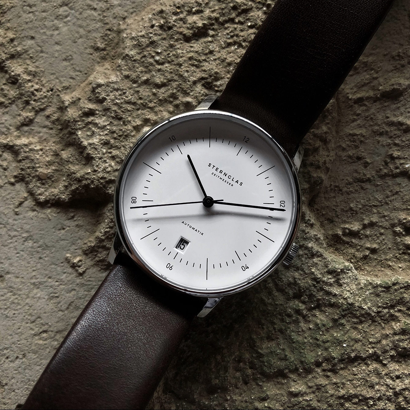 Sternglas Naos Automatic Review: The Affordable Bauhaus Watch-2