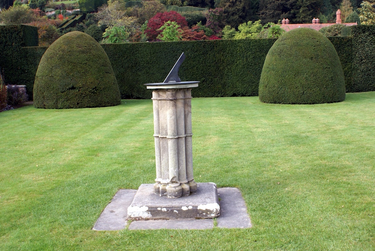 How a Sundial Works (And Why You Need One in Your Backyard)-4