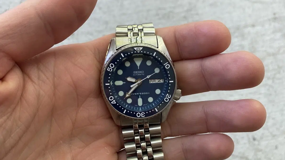 Best sub 1000 on sale watch