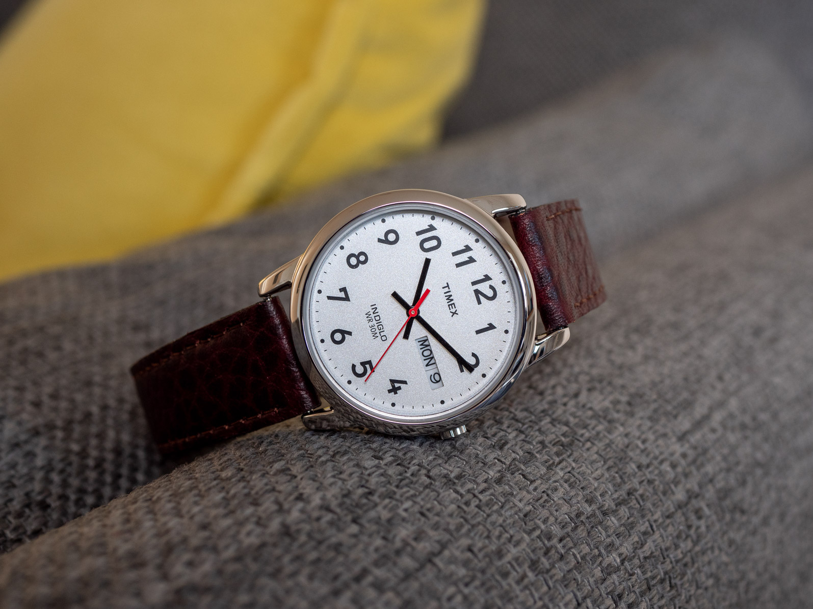 Timex T20041 Easy Reader 35mm Review: A Reliable Classic at a Great Price-5