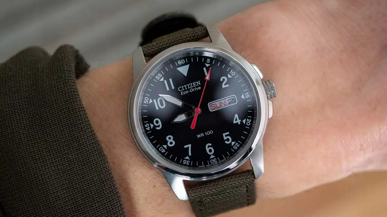 What Is a Pilot Watch? Fly Through Its History and Features-1