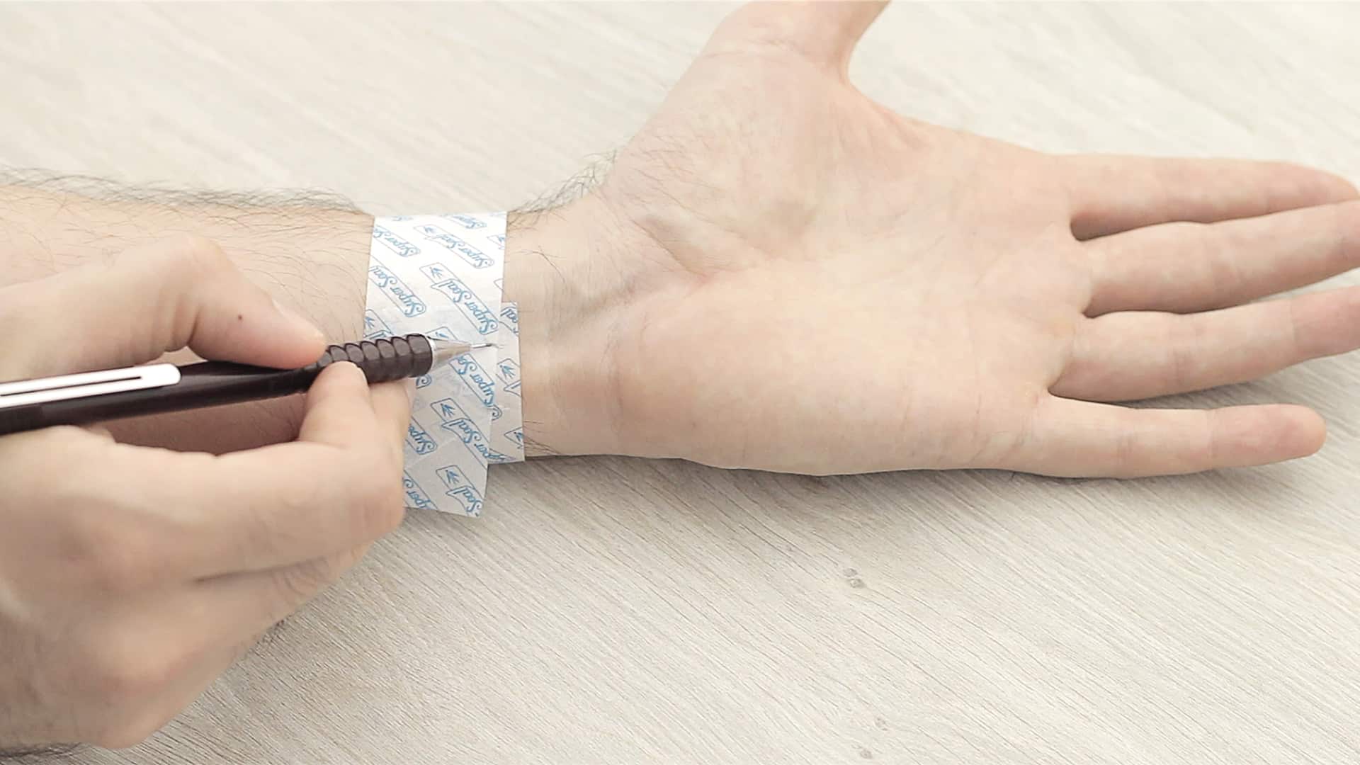 How To Measure Your Wrist Size Properly (+ Straps ...