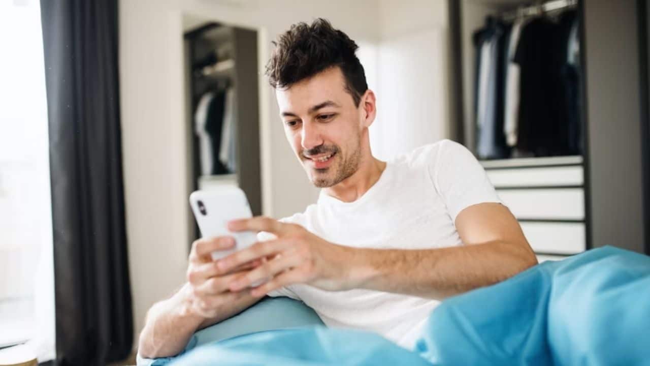 Man showing consistency by keeping daily connection with his partner