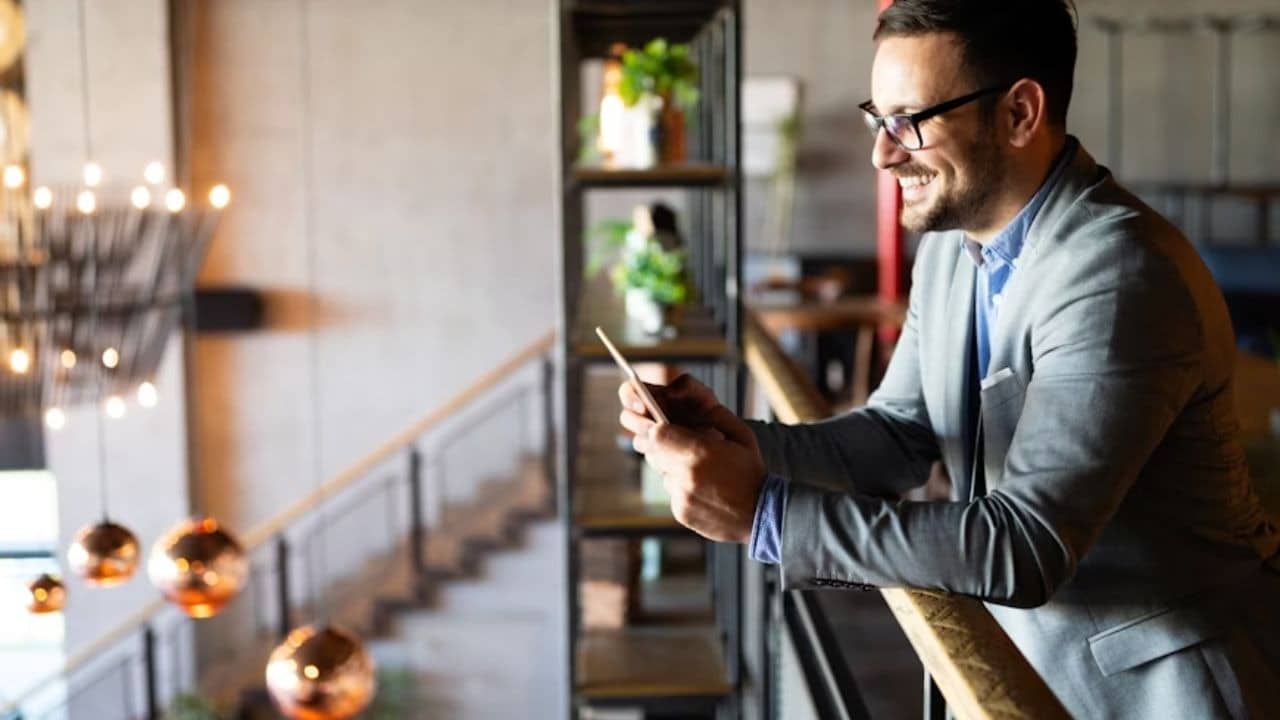 Man using a dating app with curiosity, not pressure