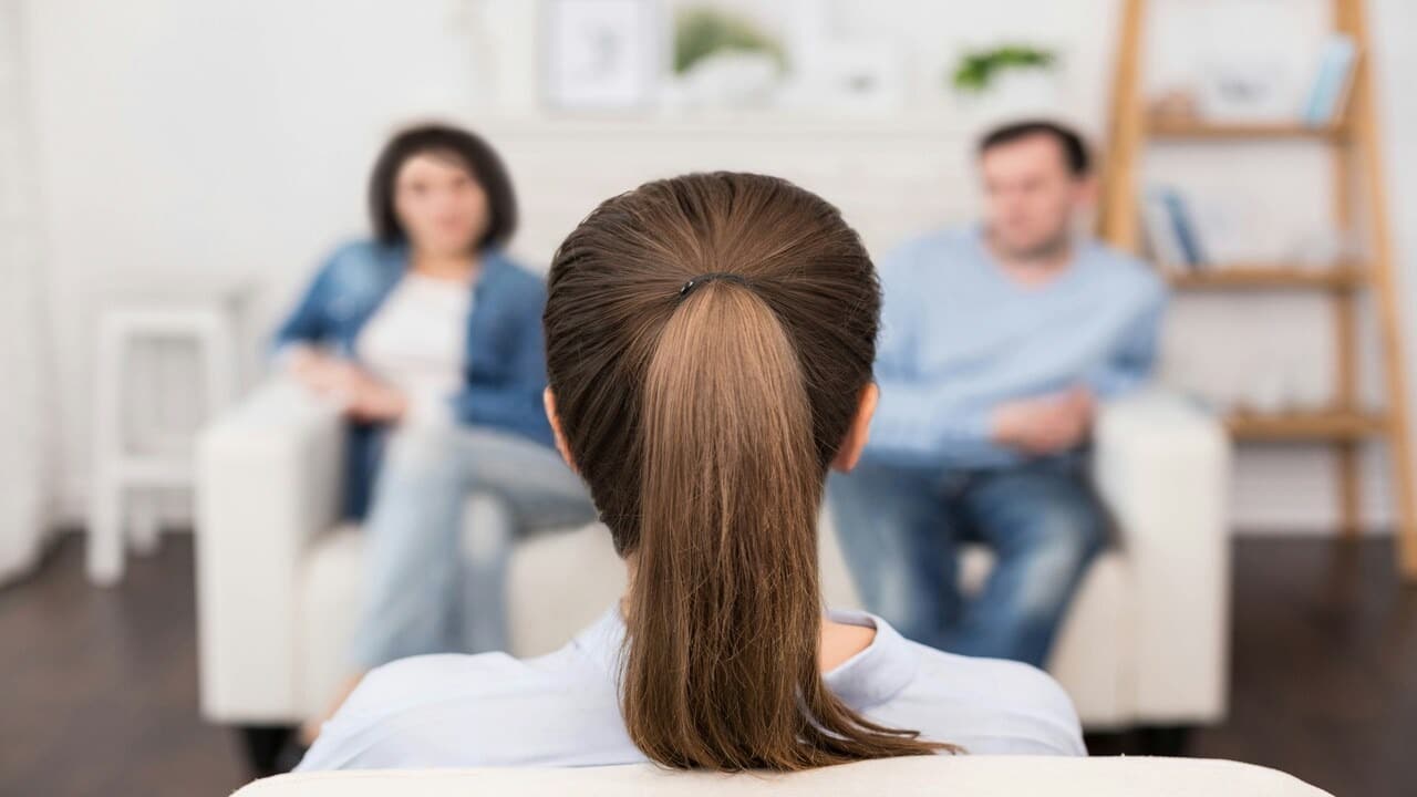 A couple attending couples therapy