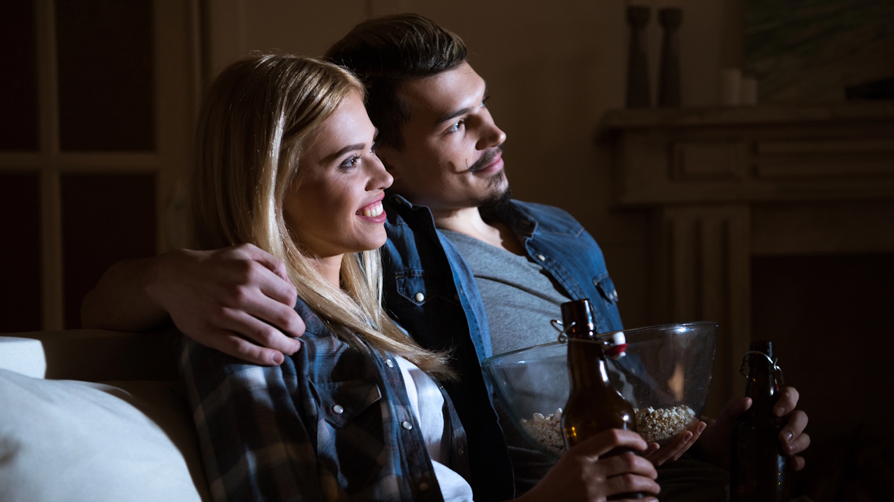 15 Signs She Wants to Be More Than a Friend (Why You Shouldn’t Miss her)