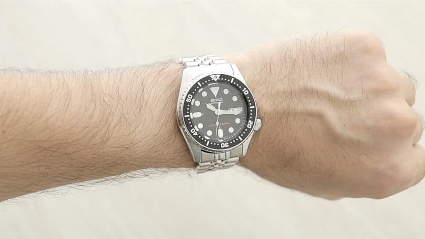 Seiko SKX013 [REVIEW] The Best Dive Watch For Small Wrists • The Slender  Wrist